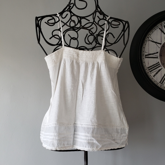 Embroidered Tank - Picture 3 of 10